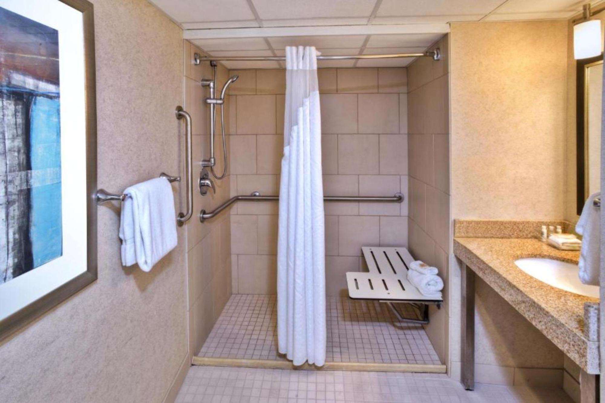 Holiday Inn Detroit Northwest - Livonia By Ihg Exterior foto